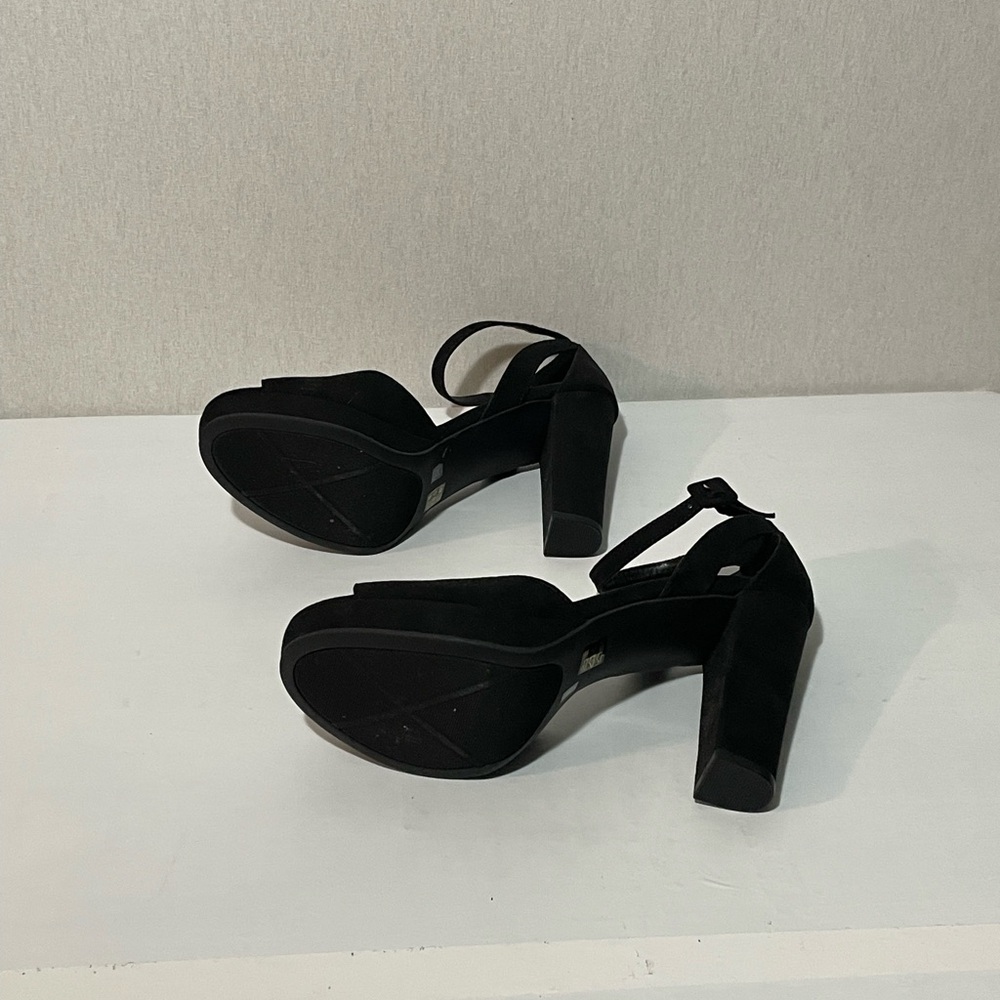 Chinese Laundry Black Suede Platform Block Heel Sandals, size 8/38.5 - Picture 6 of 8